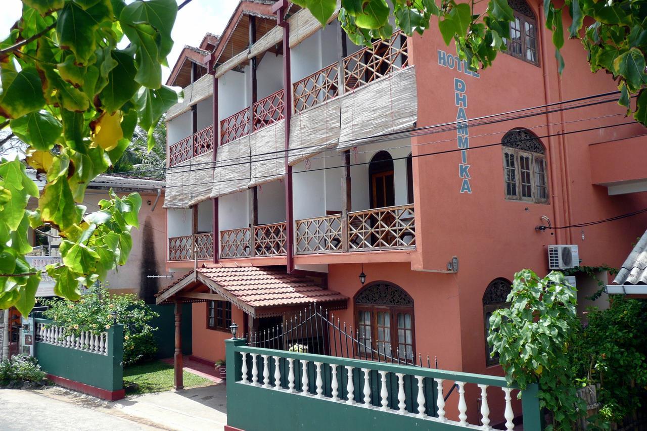 Hotel Dhammika Unawatuna Esterno foto