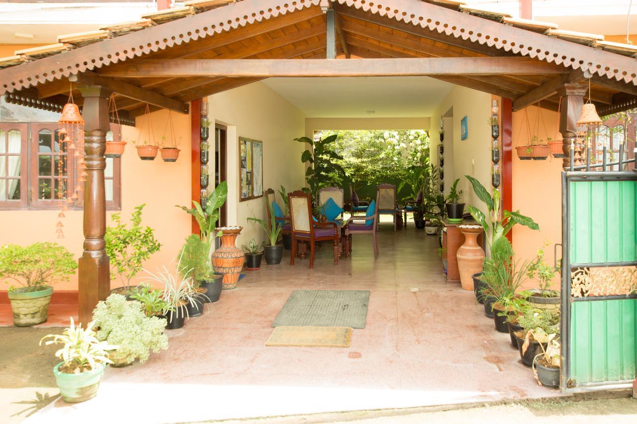 Hotel Dhammika Unawatuna Esterno foto